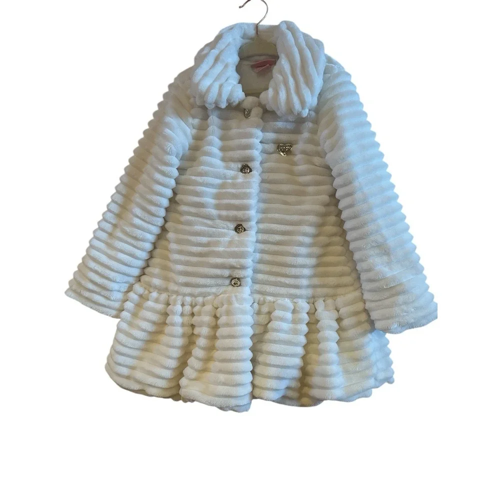 Juicy Couture White Faux Fur Children's Size 6 White Silver Buttons Lined Coat‎